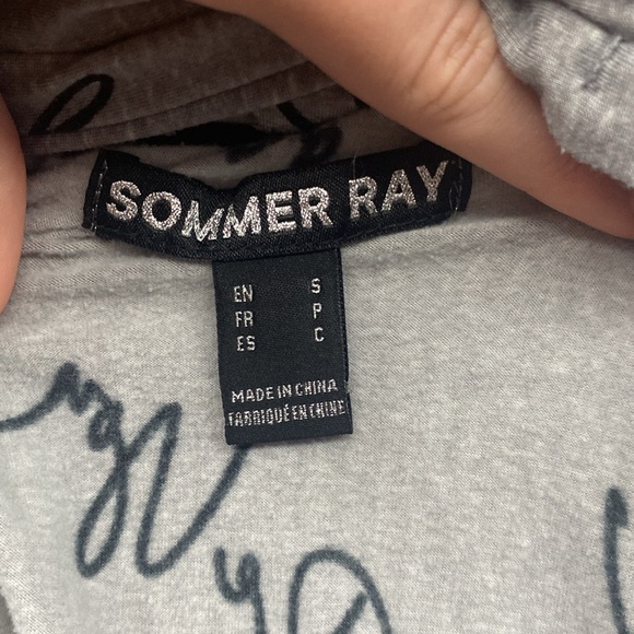 Super cute cropped sweater, Size small - Picture 2 of 4